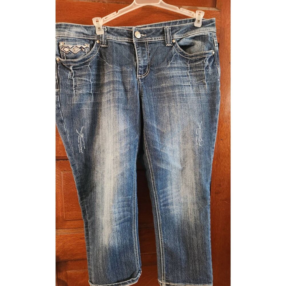 Love Nation Womens Capri Jeans Sz 18W Embellished Pockets